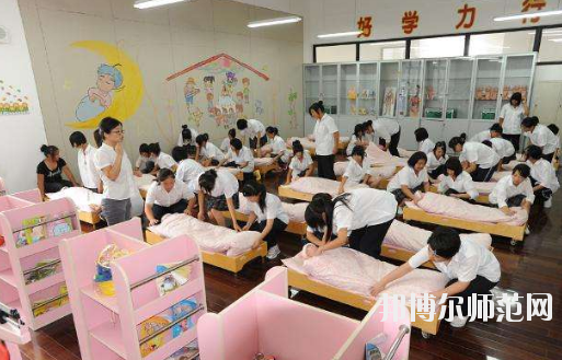 廣西2020年現(xiàn)在讀幼師學校什么專業(yè)好