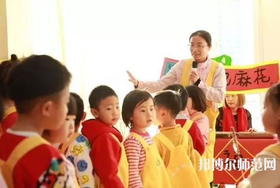 湖北2020年去讀幼師學校學什么對以后好一點