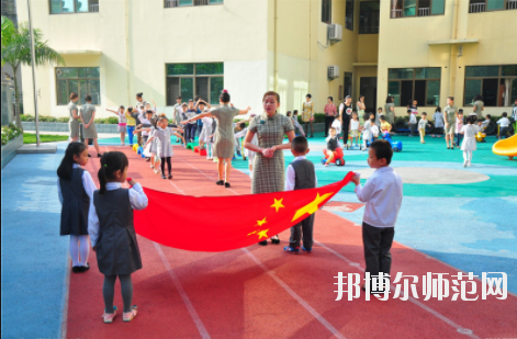 女生初中畢業(yè)上幼師學校