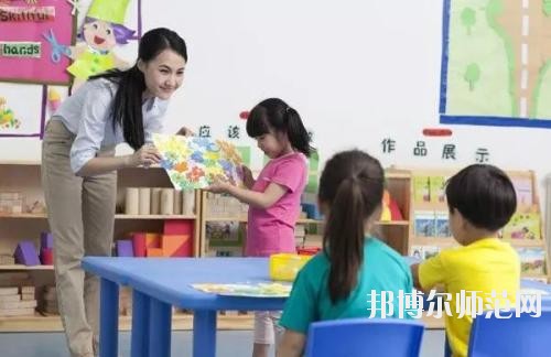 遵義2020年女生上幼師學校學什么專業(yè)好