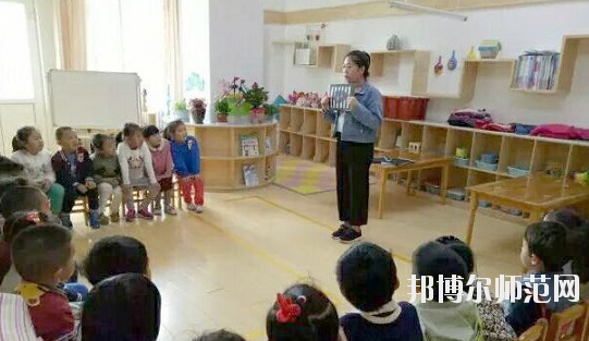 白銀女生學幼師學校