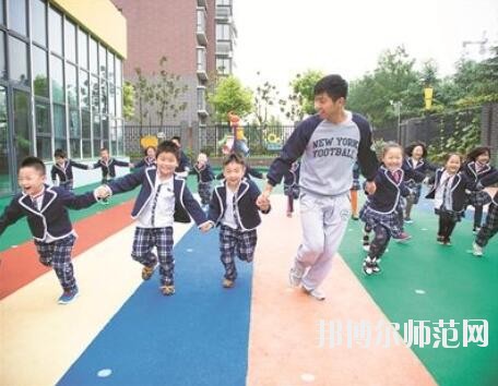 重慶2021年男生讀幼師學校學什么好