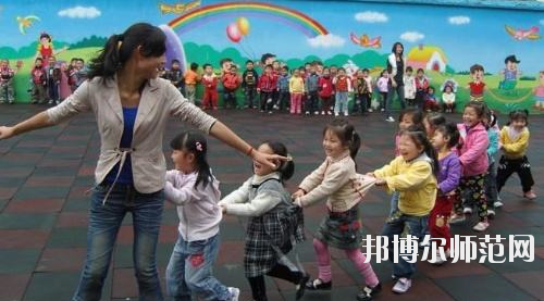 白銀2021年去讀幼師學(xué)校學(xué)什么對以后好一點