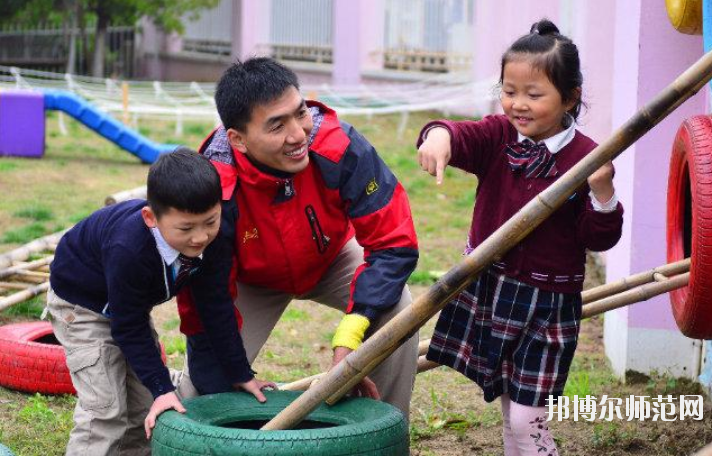 滄州2021年男生學什么幼師學校好